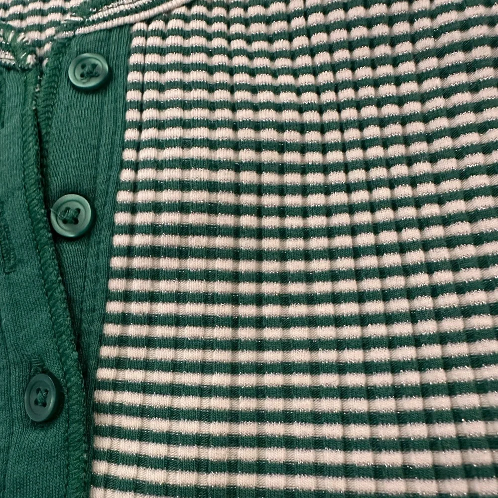 Aerie long sleeve fitted henley t-shirt size XS color green/white NWT - Picture 2 of 5